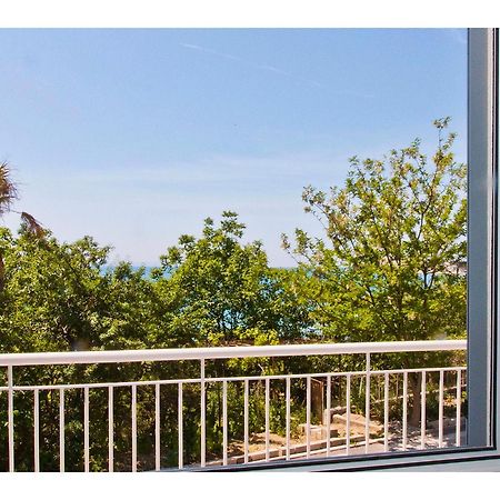 Apartment Sur La Plage Podstrana Exterior photo
