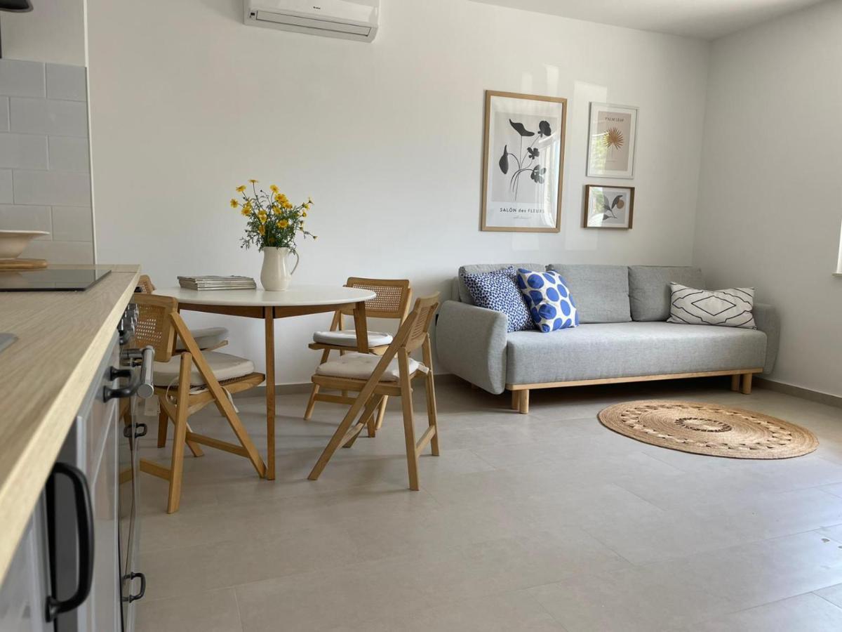 Apartment Sur La Plage Podstrana Exterior photo