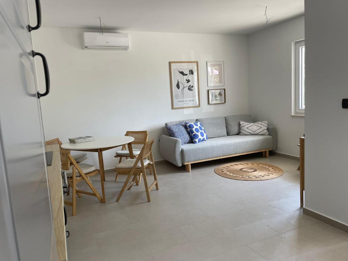 Apartment Sur La Plage Podstrana Exterior photo