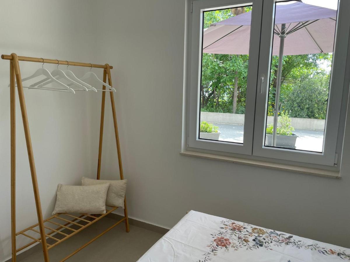 Apartment Sur La Plage Podstrana Exterior photo