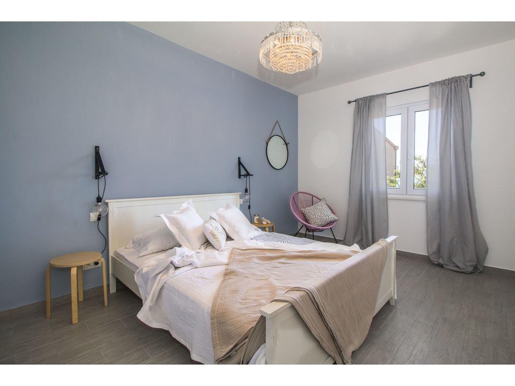 Apartment Sur La Plage Podstrana Exterior photo