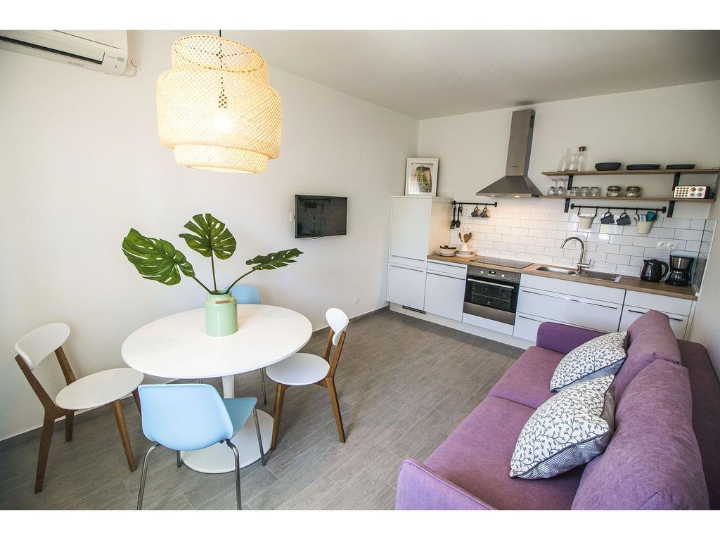 Apartment Sur La Plage Podstrana Exterior photo