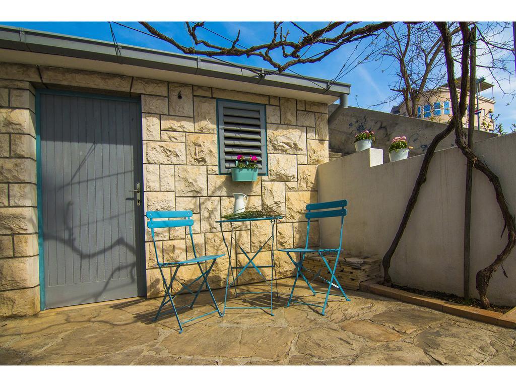 Apartment Sur La Plage Podstrana Exterior photo